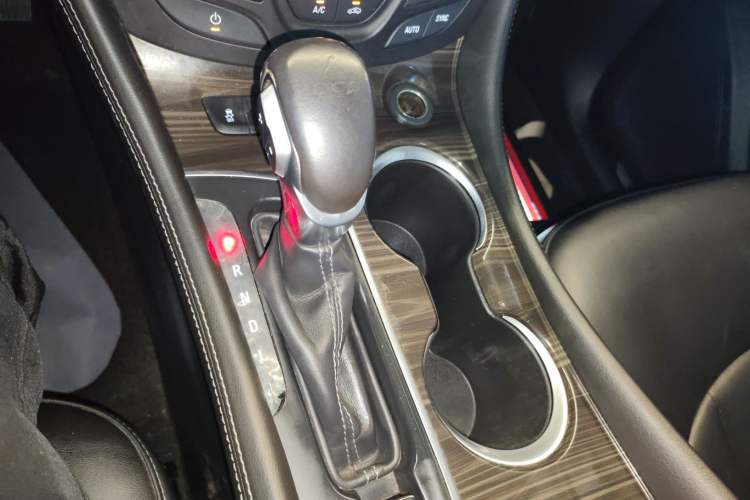 Used Buick Envision 2018 20T Two-Wheel-Drive Elite Model Gear Lever