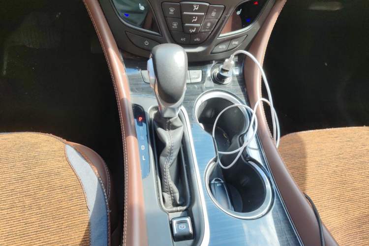 Used Buick Envision 2018 28T Four-Wheel Drive Elite Version Gear Lever