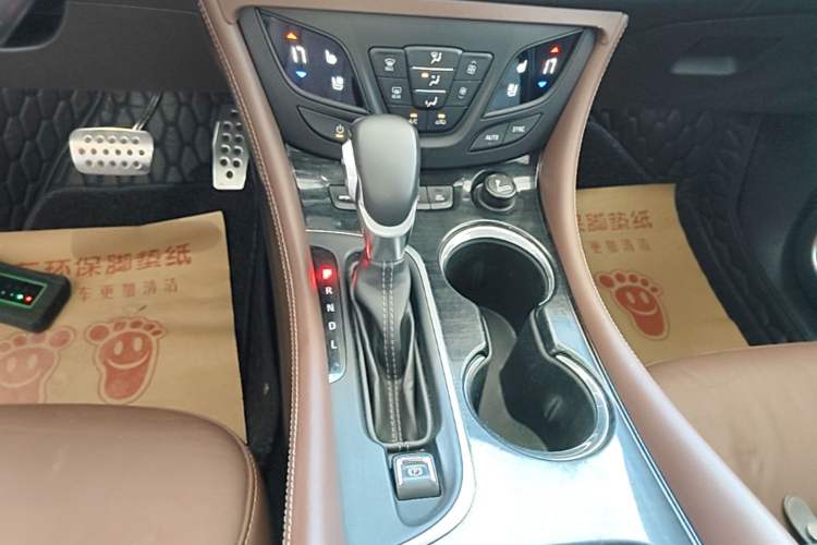 Used Buick Envision 2018 28T All-Wheel-Drive Versatile Sports Flagship Model Gear Lever