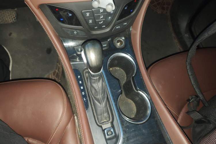 Used Buick Envision 2018 28T Four-Wheel Drive Elite Version Gear Lever