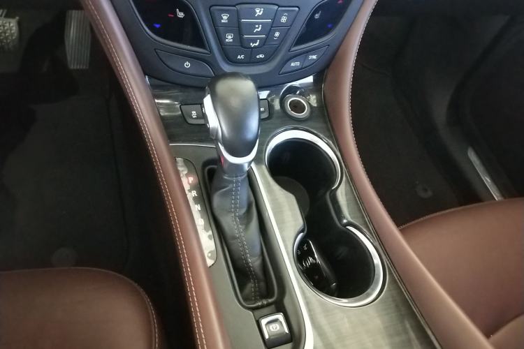 Used Buick Envision 2018 28T Four-Wheel Drive Luxury Model Gear Lever
