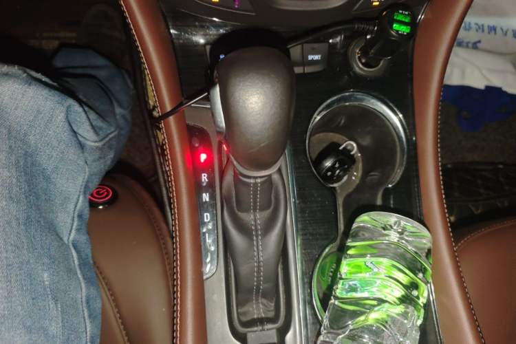 Used Buick Envision 2018 28T Four-Wheel Drive Elite Version Gear Lever