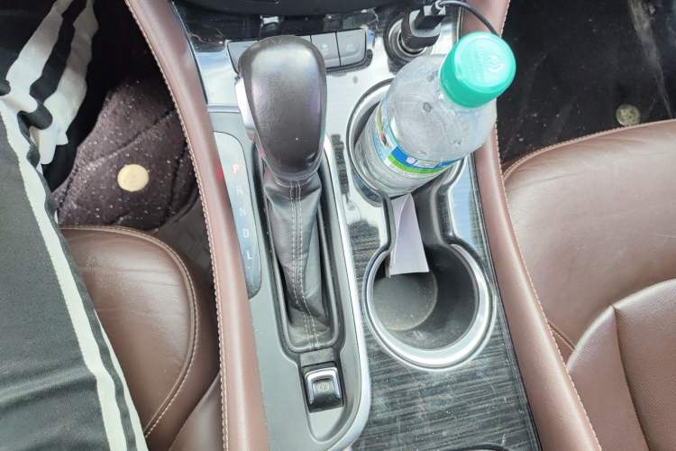 Used Buick Envision 2018 28T All-Wheel-Drive Versatile Sports Flagship Model Gear Lever