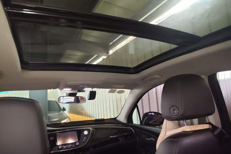 Used Buick Envision 2018 20T Two-Wheel-Drive Elite Model Headliner