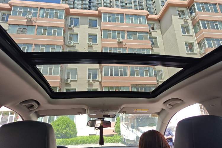Used Buick Envision 2018 20T Two-Wheel-Drive Elite Model Headliner