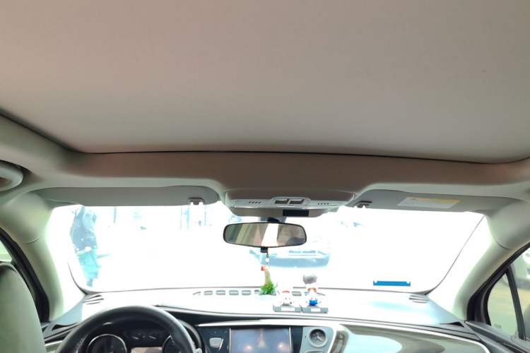 Used Buick Envision 2018 20T Two-Wheel-Drive Elite Model Headliner