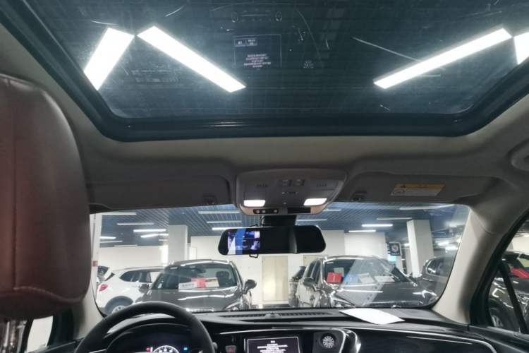 Used Buick Envision 2018 28T All-Wheel-Drive Versatile Sports Flagship Model Headliner