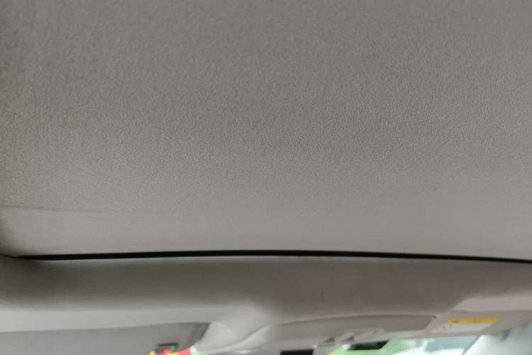 Used Buick Envision 2018 20T Two-Wheel-Drive Elite Model Headliner