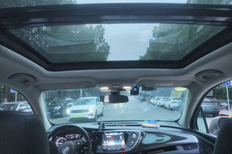 Used Buick Envision 2018 20T Two-Wheel-Drive Elite Model Headliner