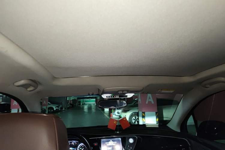Used Buick Envision 2018 20T Two-Wheel Drive Luxury Model Headliner