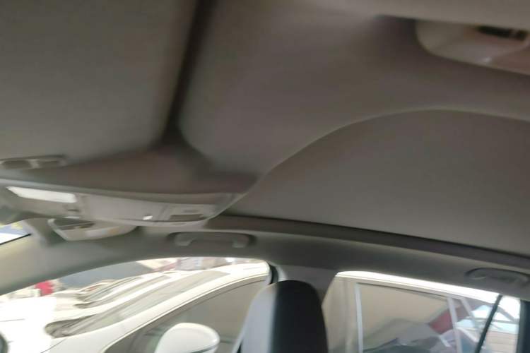 Used Buick Envision 2018 20T Two-Wheel-Drive Elite Model Headliner
