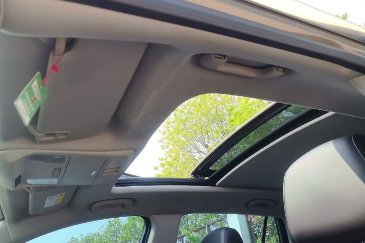 Used Buick Envision 2018 20T Two-Wheel-Drive Elite Model Headliner