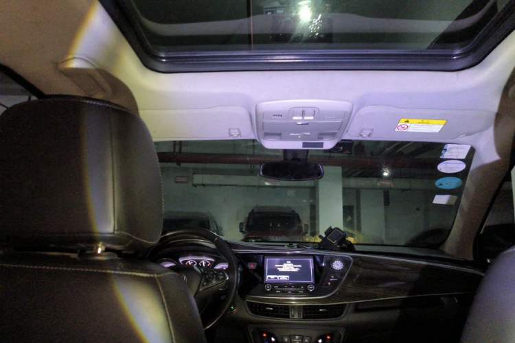 Used Buick Envision 2018 20T Two-Wheel-Drive Elite Model Headliner