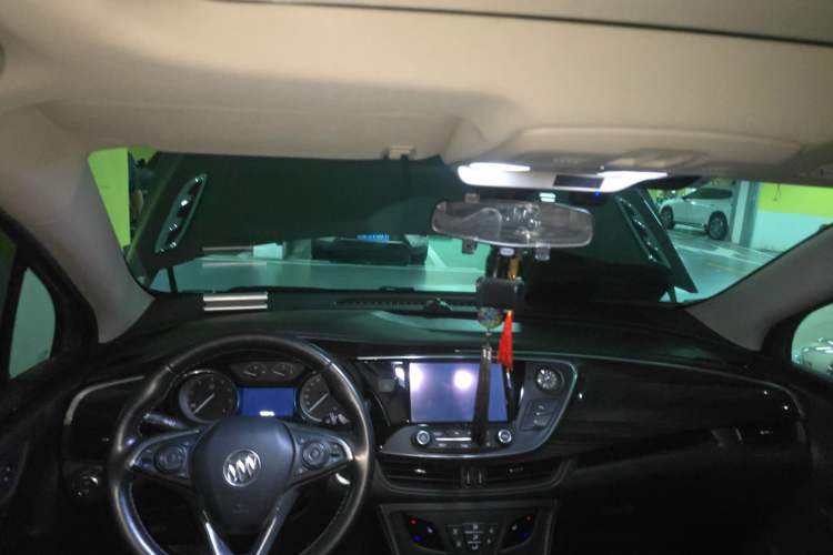 Used Buick Envision 2018 20T Two-Wheel-Drive Elite Model Headliner