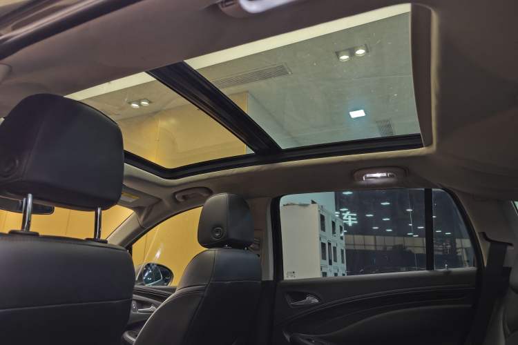 Used Buick Envision 2018 20T Two-Wheel-Drive Leading Model Headliner