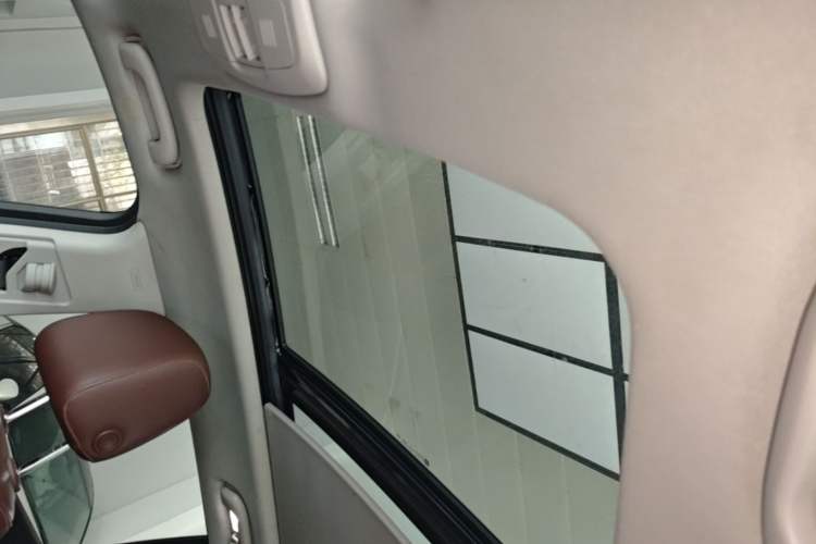 Used Buick Envision 2018 20T Two-Wheel Drive Luxury Model Headliner
