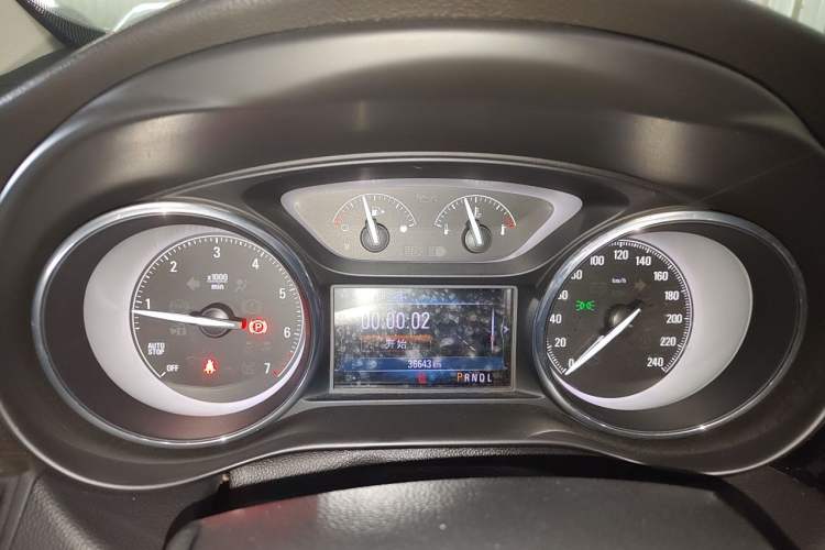 Used Buick Envision 2018 20T Two-Wheel-Drive Elite Model Instrument Cluster