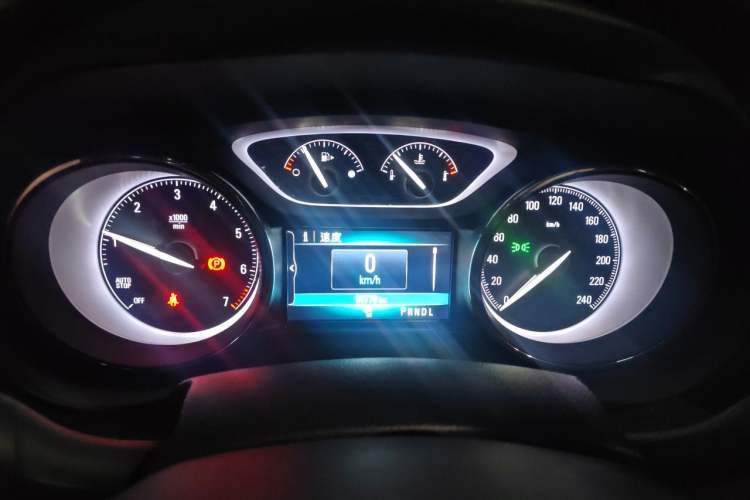 Used Buick Envision 2018 20T Two-Wheel-Drive Elite Model Instrument Cluster