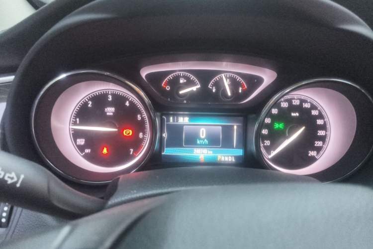 Used Buick Envision 2018 20T Two-Wheel-Drive Elite Model Instrument Cluster