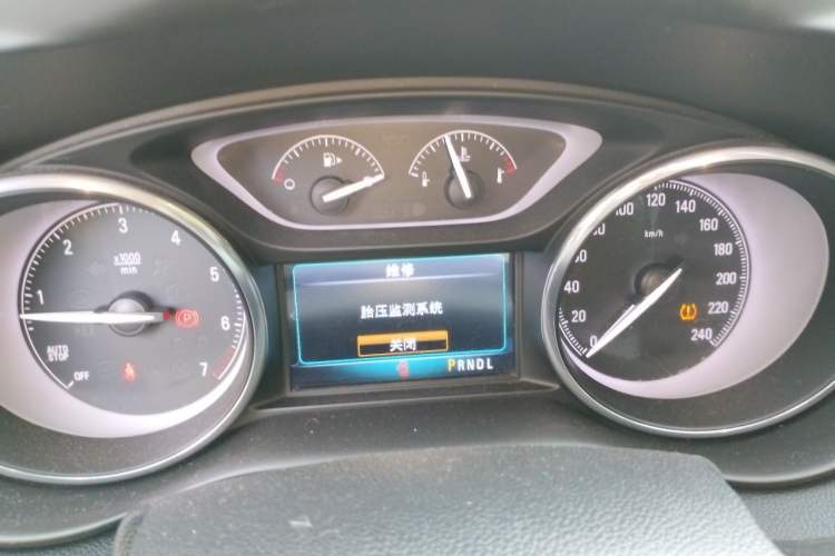 Used Buick Envision 2018 20T Two-Wheel-Drive Elite Model Instrument Cluster
