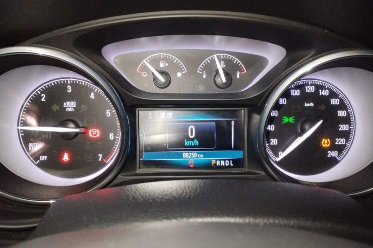 Used Buick Envision 2018 20T Two-Wheel-Drive Elite Model Instrument Cluster