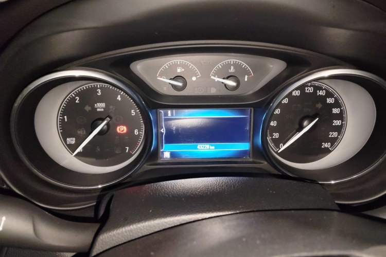 Used Buick Envision 2018 28T Four-Wheel Drive Elite Version Instrument Cluster