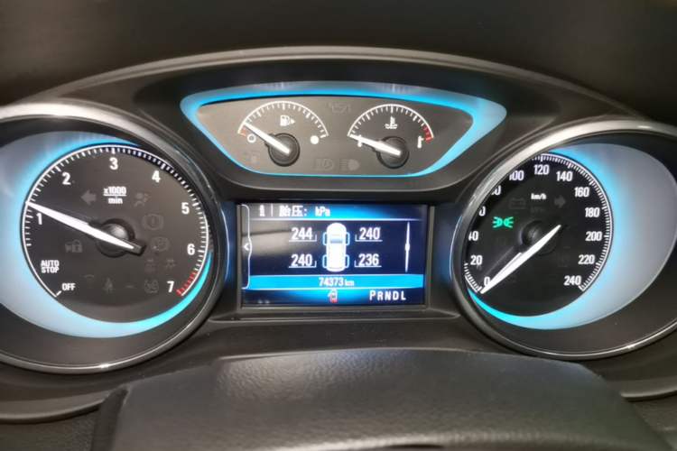 Used Buick Envision 2018 20T Two-Wheel-Drive Elite Model Instrument Cluster