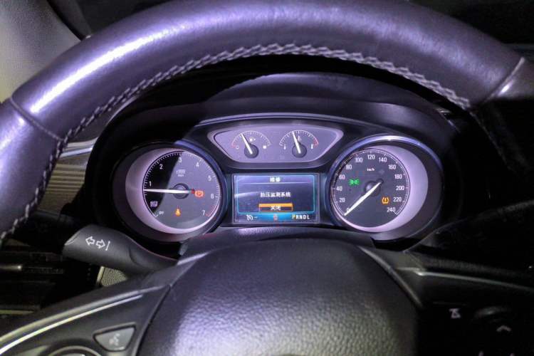 Used Buick Envision 2018 20T Two-Wheel-Drive Elite Model Instrument Cluster