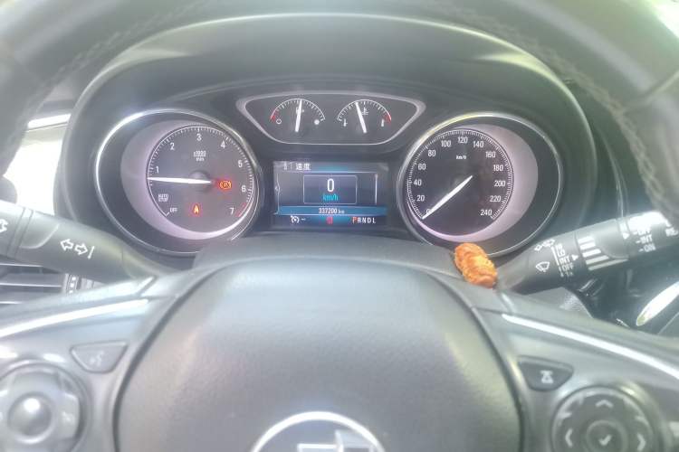 Used Buick Envision 2018 20T Two-Wheel-Drive Elite Model Instrument Cluster