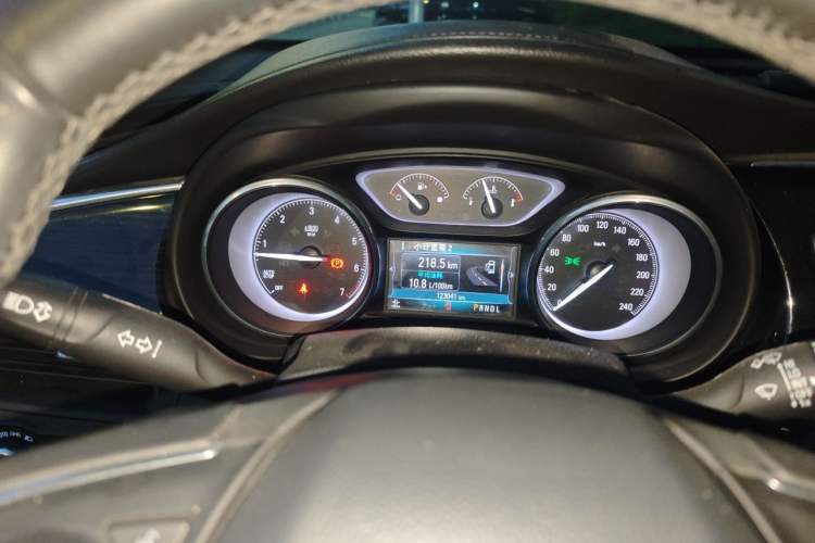 Used Buick Envision 2018 28T Four-Wheel Drive Elite Version Instrument Cluster
