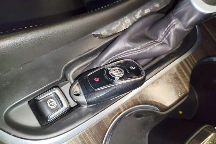 Used Buick Envision 2018 20T Two-Wheel-Drive Elite Model Interior 1