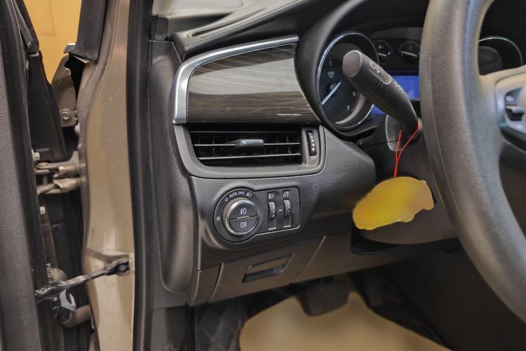 Used Buick Envision 2018 20T Two-Wheel-Drive Leading Model Interior 10