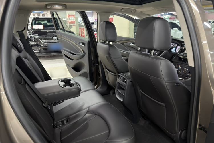 Used Buick Envision 2018 20T Two-Wheel-Drive Elite Model Interior 11