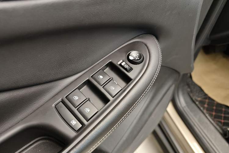 Used Buick Envision 2018 20T Two-Wheel-Drive Leading Model Interior 11