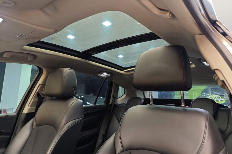 Used Buick Envision 2018 20T Two-Wheel-Drive Leading Model Interior 12