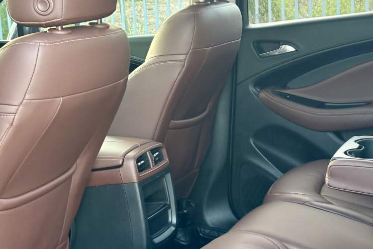 Used Buick Envision 2018 28T Four-Wheel Drive Luxury Model Interior 13