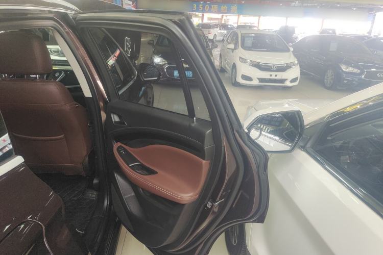 Used Buick Envision 2018 28T Four-Wheel Drive Luxury Model Interior 4