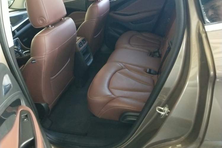 Used Buick Envision 2018 28T Four-Wheel Drive Luxury Model Interior 4