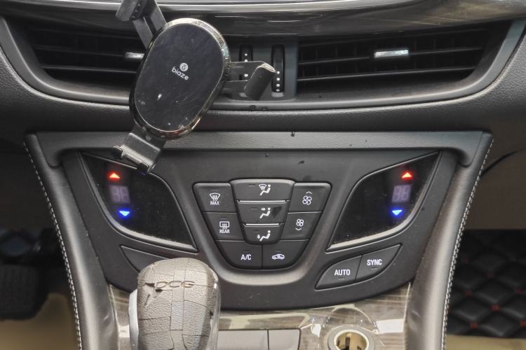 Used Buick Envision 2018 20T Two-Wheel-Drive Leading Model Interior 8