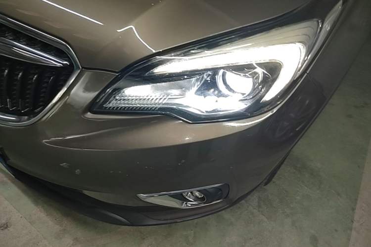 Used Buick Envision 2018 28T Four-Wheel Drive Elite Version Left Front Headlight