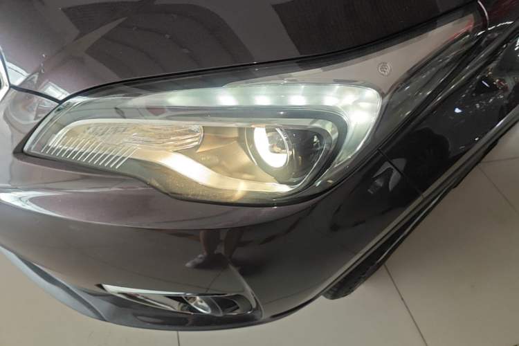 Used Buick Envision 2018 20T Two-Wheel-Drive Elite Model Left Front Headlight