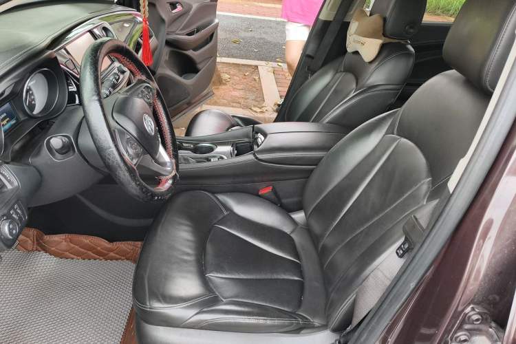 Used Buick Envision 2018 20T Two-Wheel-Drive Elite Model Left Front Seat