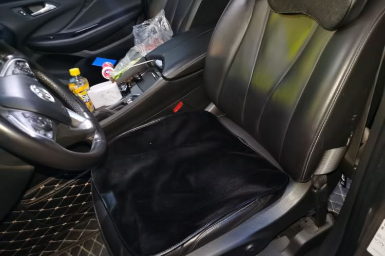 Used Buick Envision 2018 20T Two-Wheel-Drive Elite Model Left Front Seat