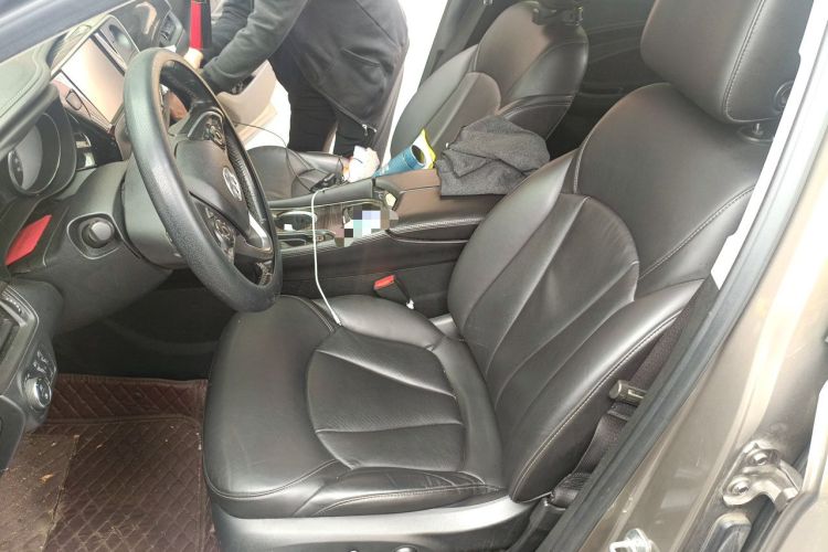Used Buick Envision 2018 20T Two-Wheel-Drive Elite Model Left Front Seat