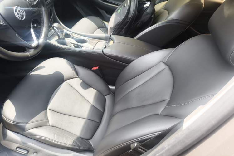 Used Buick Envision 2018 20T Two-Wheel-Drive Elite Model Left Front Seat