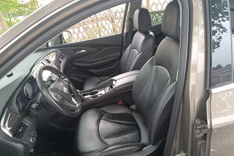 Used Buick Envision 2018 20T Two-Wheel-Drive Elite Model Left Front Seat