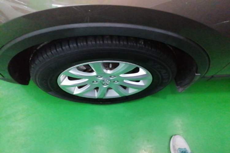 Used Buick Envision 2018 20T Two-Wheel-Drive Elite Model Left Front Wheel Hub