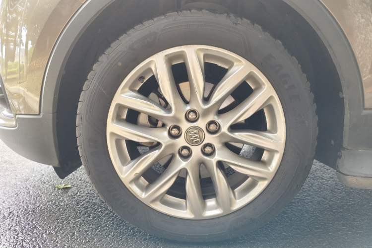 Used Buick Envision 2018 28T Four-Wheel Drive Elite Version Left Front Wheel Hub