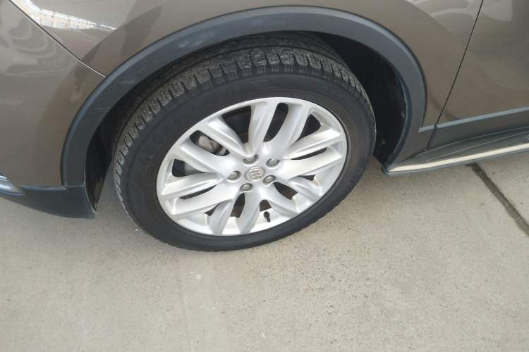 Used Buick Envision 2018 28T Four-Wheel Drive Elite Version Left Front Wheel Hub