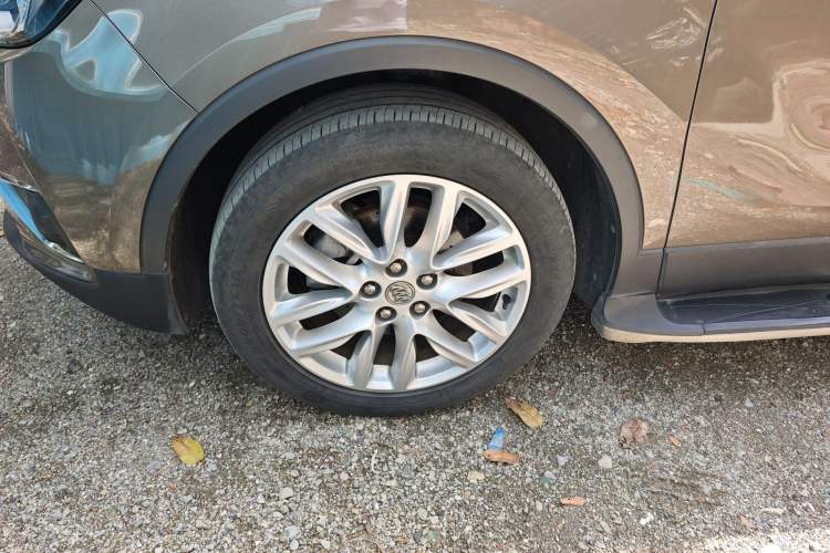Used Buick Envision 2018 28T Four-Wheel Drive Elite Version Left Front Wheel Hub